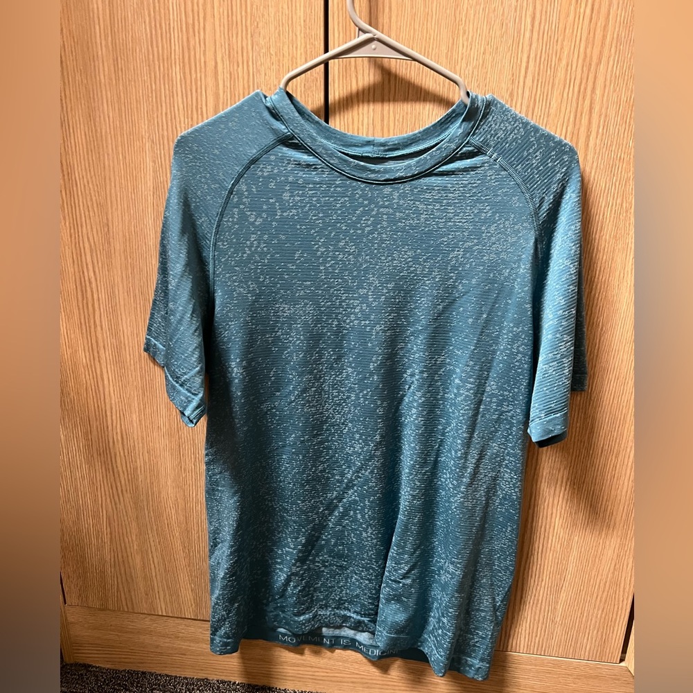 lululemon metal vent 2.0 SS medium